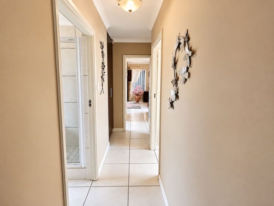 3 Bedroom Property for Sale in Heiderand Western Cape